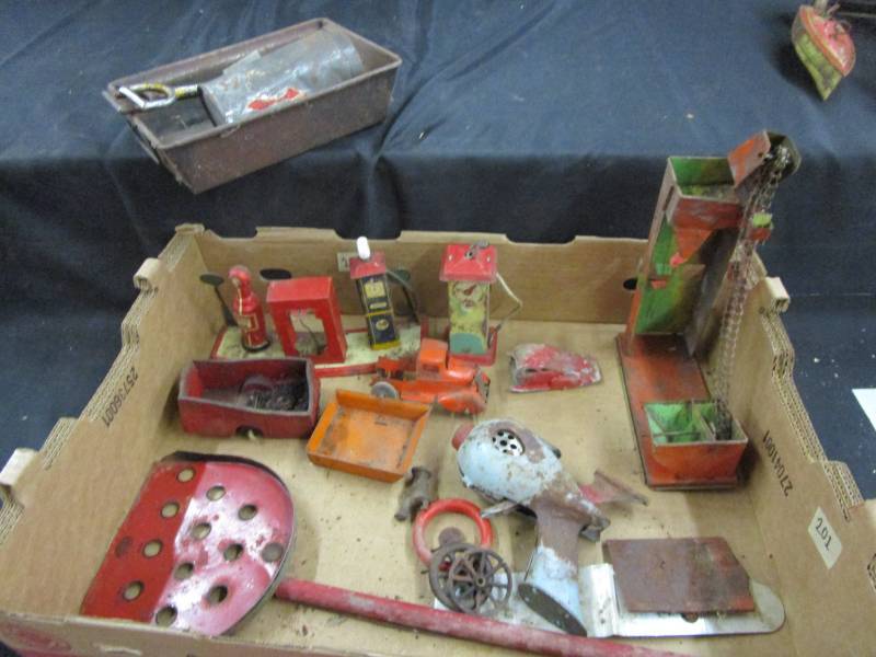 lot 109 image: Old Metal Antique Toys