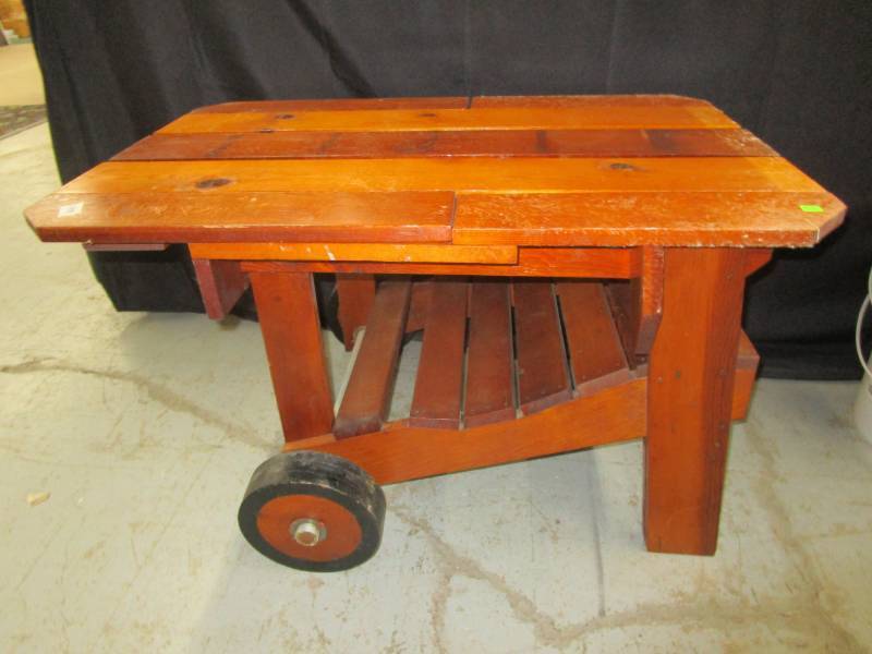 lot 117 image: Patio Cart
