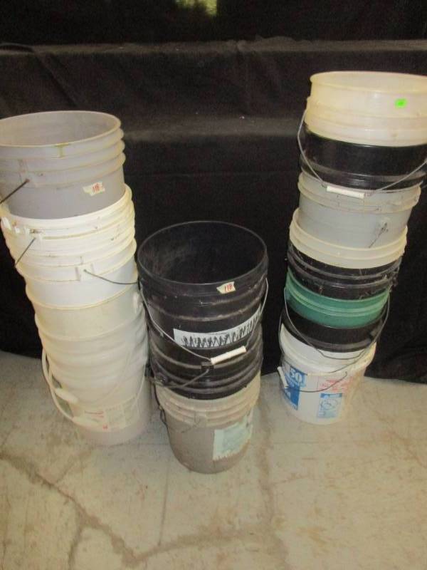 lot 118 image: 5 Gallon Pails