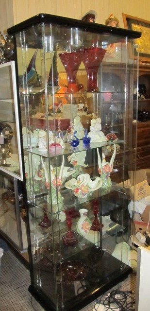 lot 6 image: Glass Display Cabinet