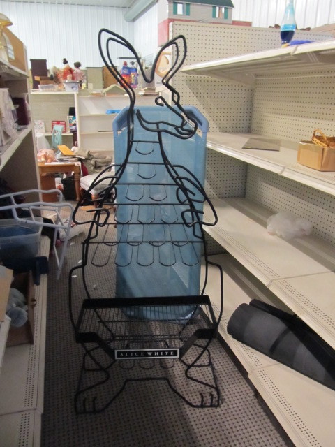lot 20 image: Retail Wine Display Rack