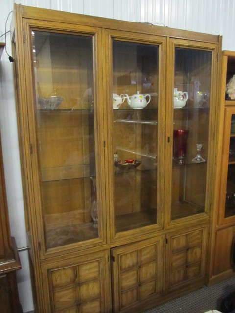lot 25 image: Wooden China Cabinet