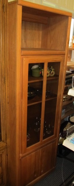lot 26 image: Wooden China Cabinet