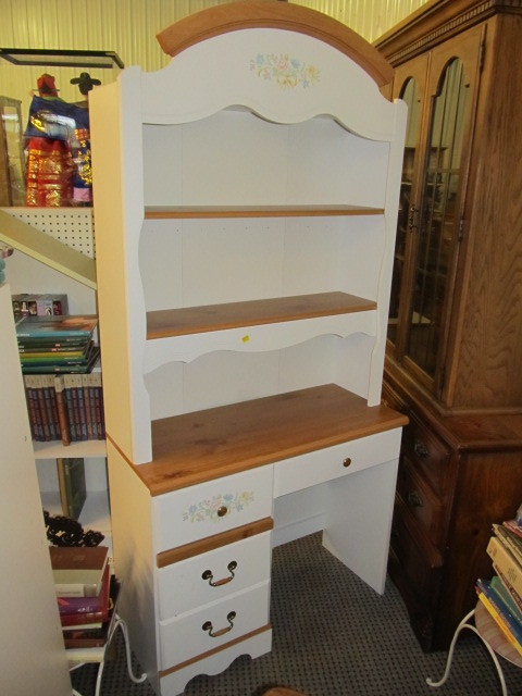 lot 27 image: White Wooden Desk wHutch