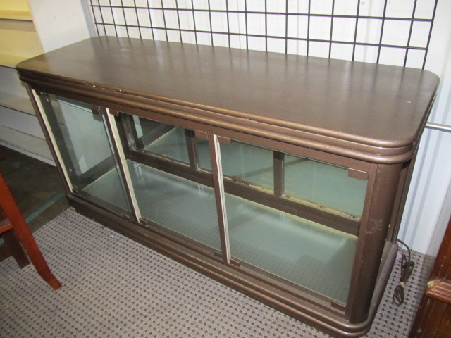 lot 31 image: Wood & Glass Display Cabinet