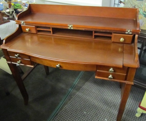 lot 34 image: Vintage Wooden Desk