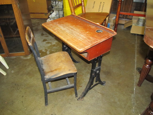 lot 39 image: Antique School Desk wChair