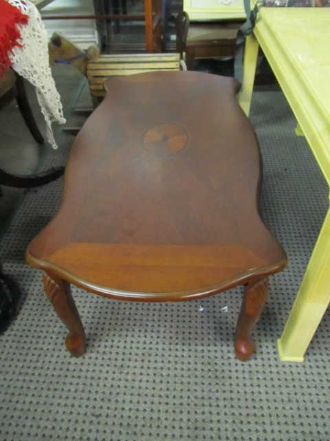 lot 48 image: Vintage Inlaid Coffee Table