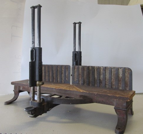lot 55 image: Nice Antique Miter Box