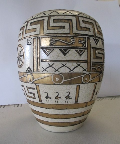 lot 59 image: NICE Vintage Egyptian Style Greek Key Vase