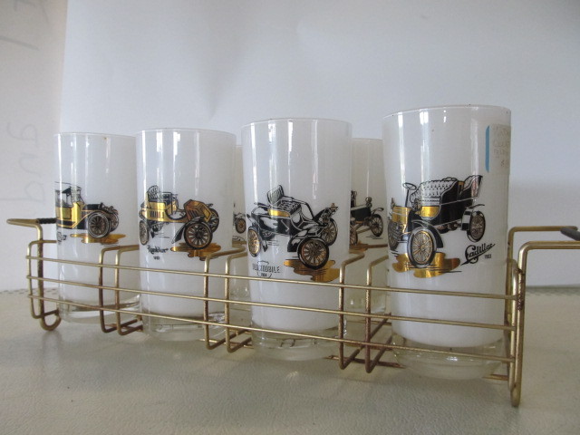 lot 69 image: Mid Century Glass Classic Automobile Tumbler Set wStand