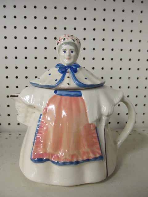 lot 133 image: Orig Vintage SHAWNEE Granny Ann Cookie Jar