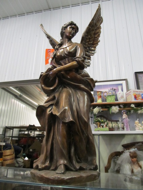 lot 97 image: Beautiful LARGE Angel Statue