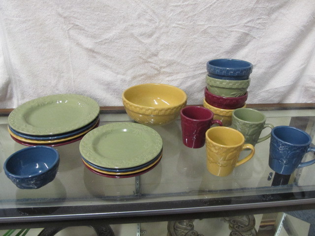 lot 113 image: Large Lot of Multi Color Dishware