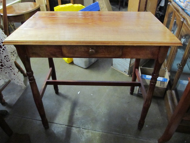 lot 116 image: Nice Vintage Wooden Desk