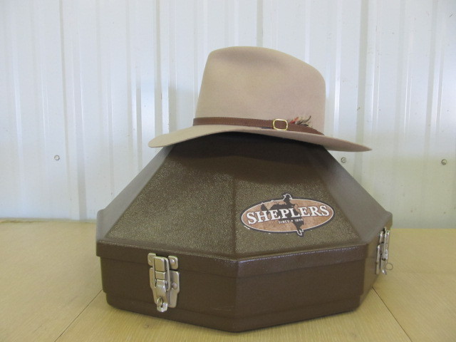 lot 154 image: Vintage SHEPLERS Wool Fedora wHard Case