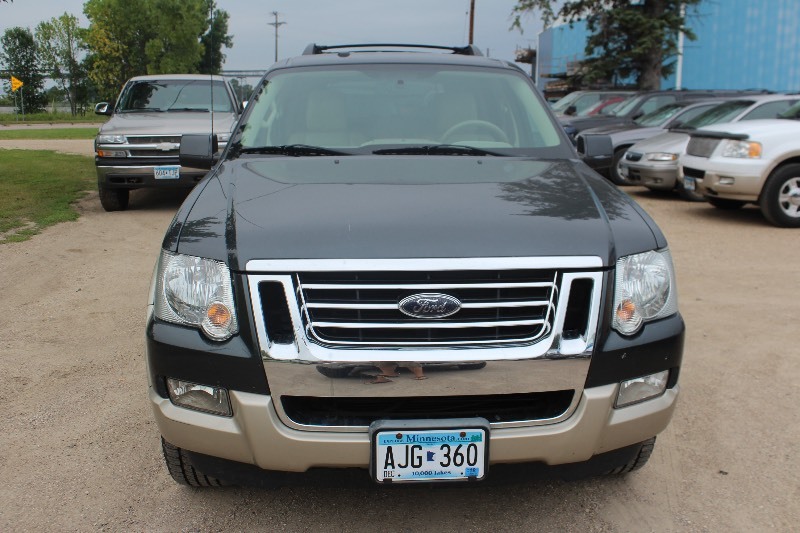 lot 2818 image: 2010 Ford Explorer Eddie Bauer 4x4 - 2 Owner -
