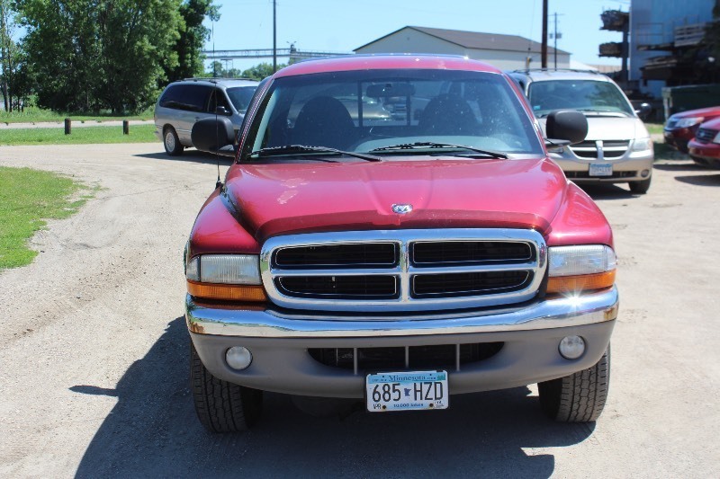 lot 2824 image: 1997 Dodge Dakota Extended Cab 4x4 5.2l V8 - 2 Owner -