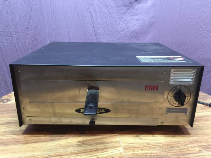 lot 9 image: Pizza Oven