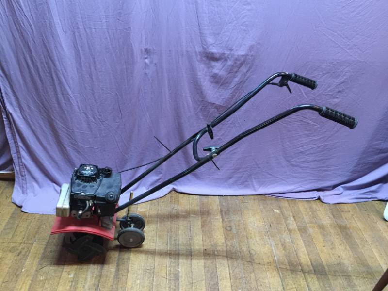 lot 17 image: Rototiller