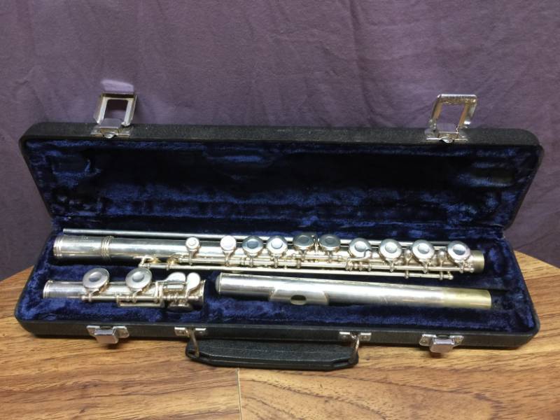 lot 23 image: Flute