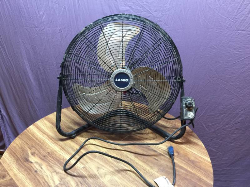 lot 74 image: Lasko Fan