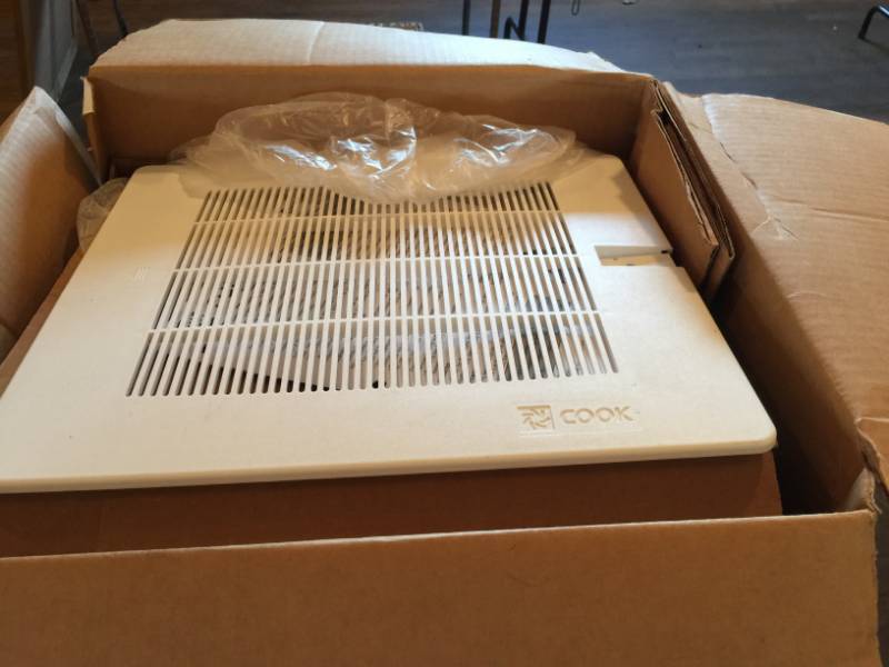 lot 98 image: Ceiling Vent Fan