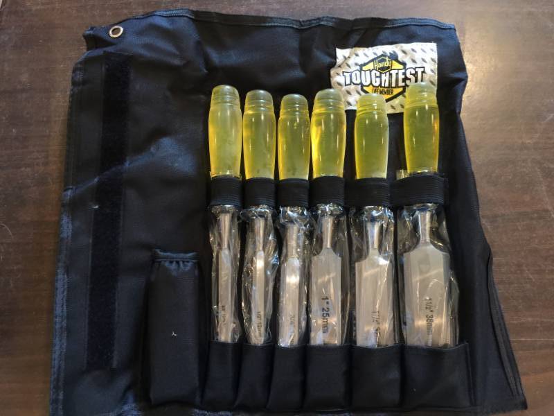 lot 104 image: Chisel Set