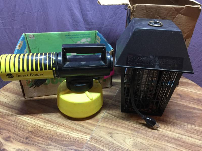 lot 130 image: Electric Bug Killer & Insect Fogger