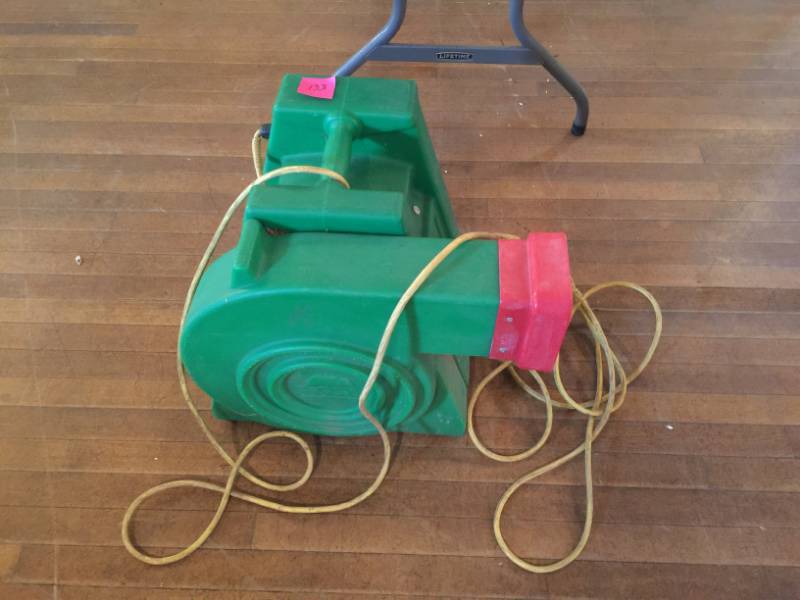 lot 133 image: Electric Blower