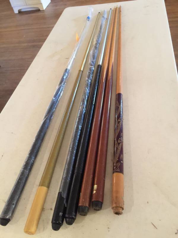 lot 138 image: Pool Cues