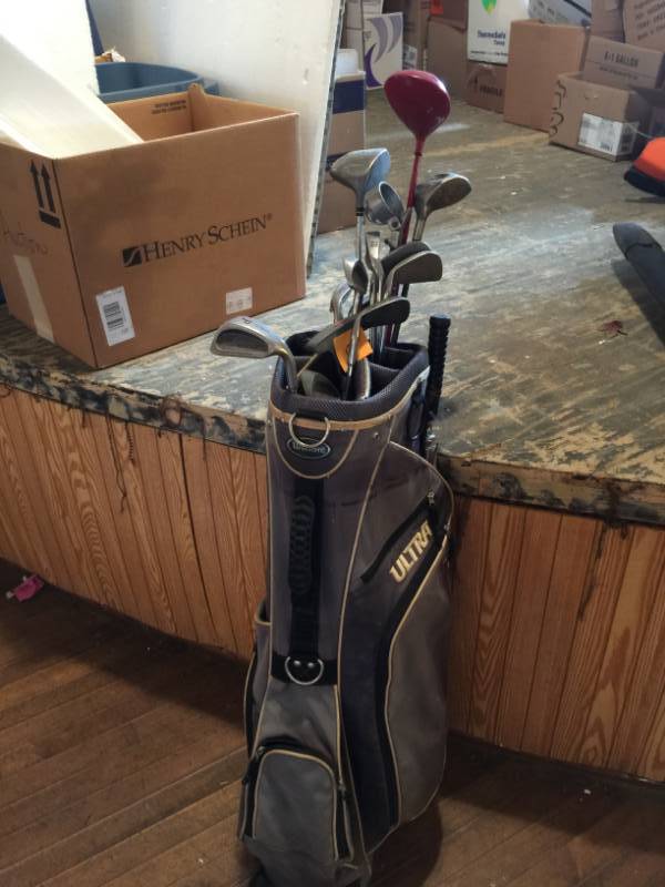 lot 139 image: Golf Clubs, Bag & Supplies