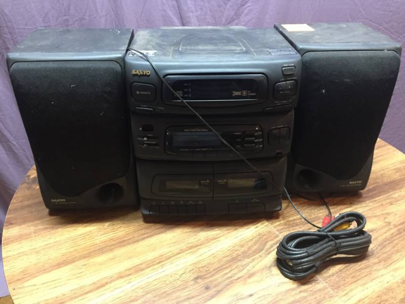 lot 152 image: Sanyo Stereo