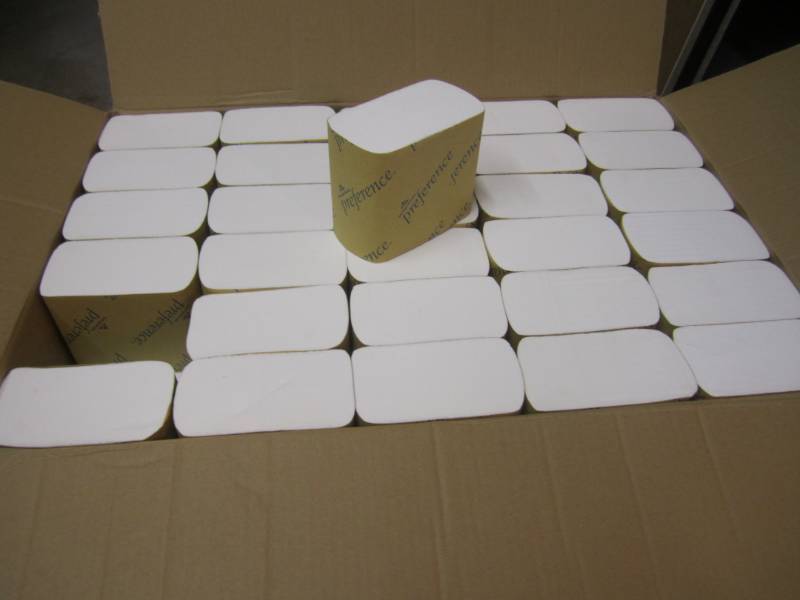 Case of 2-Ply White Interfolded Bat...