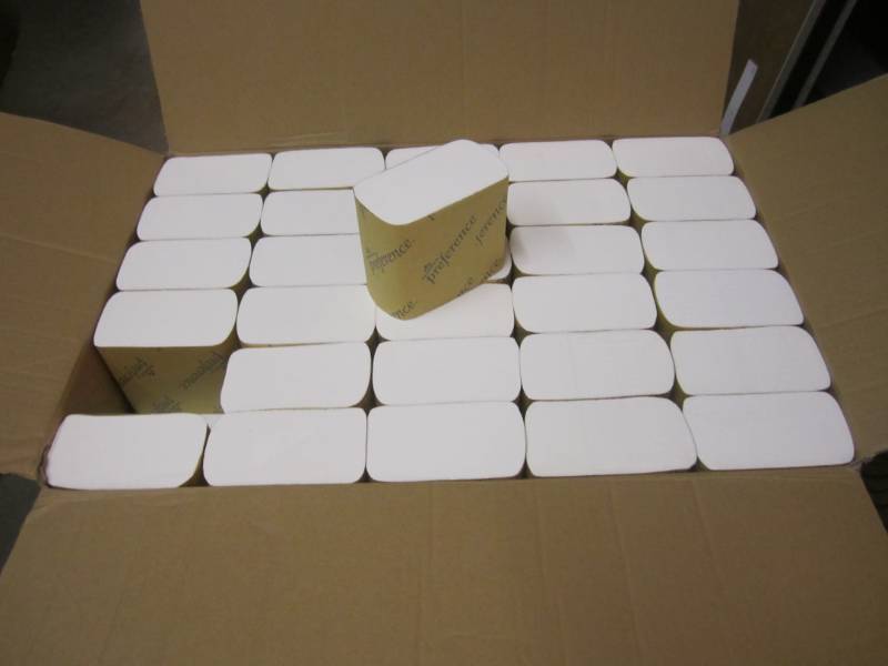 Case of 2-Ply White Interfolded Bat...