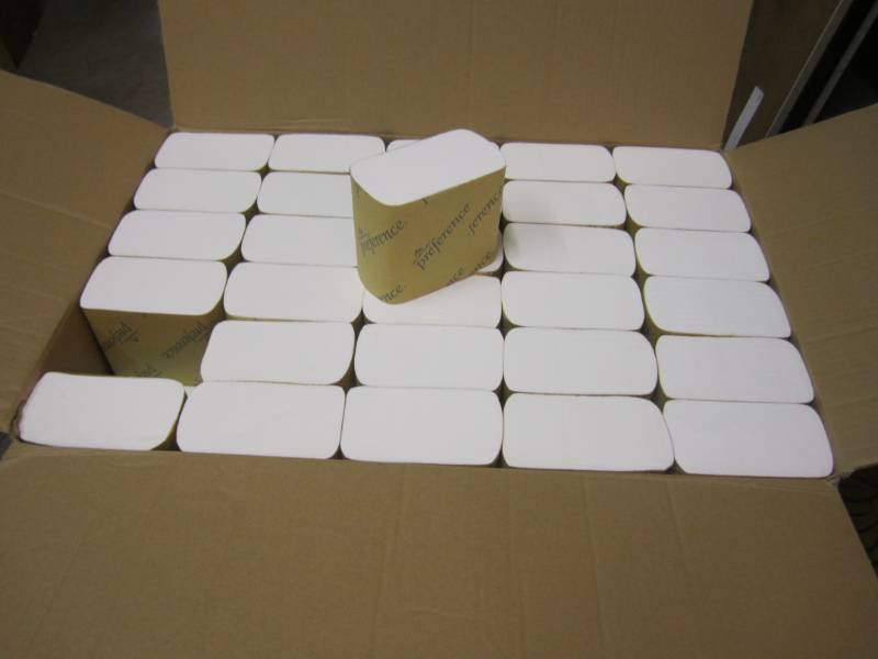 Case of 2-Ply White Interfolded Bat...