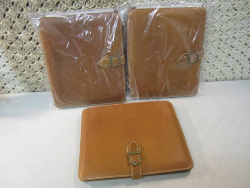 3 Canyon Outback Leather Bear Canyo...