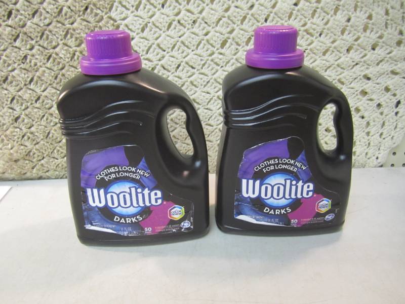 Lot of 2 Woolite Darks Laundry Dete...