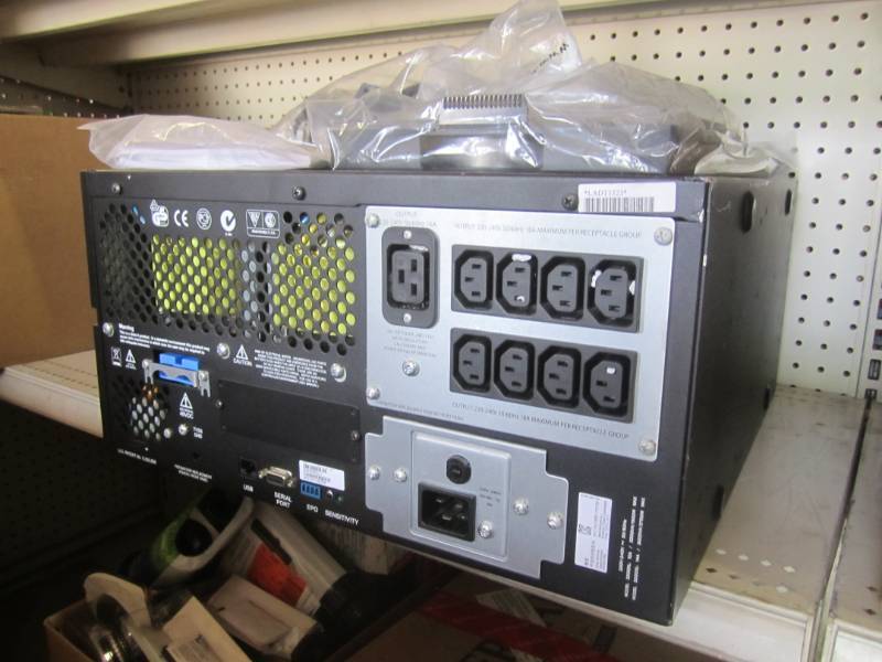 APC Smart-UPS XL TowerRack-Mount U...