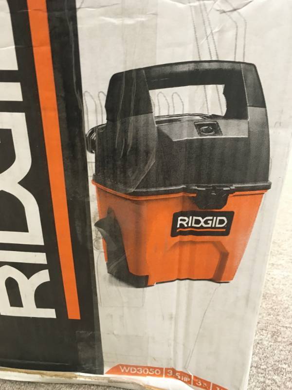 Ridgid  Gal. 3.5-Peak HP Portable Pro WetDry Vacuum  in good condition