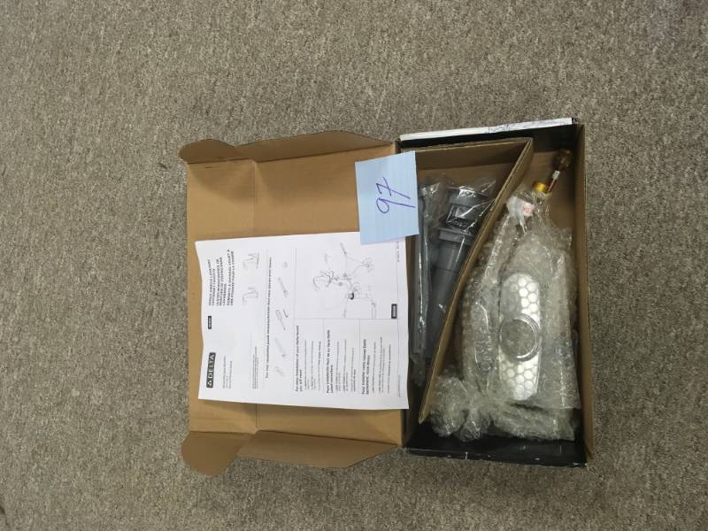 Delta Soline Single Hole Single-Handle Bathroom Faucet in Chrome  not used