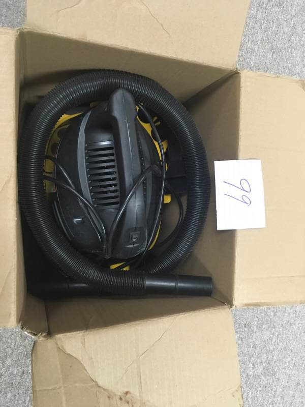 Stinger 2.5 Gal wetdry vac used in working condition