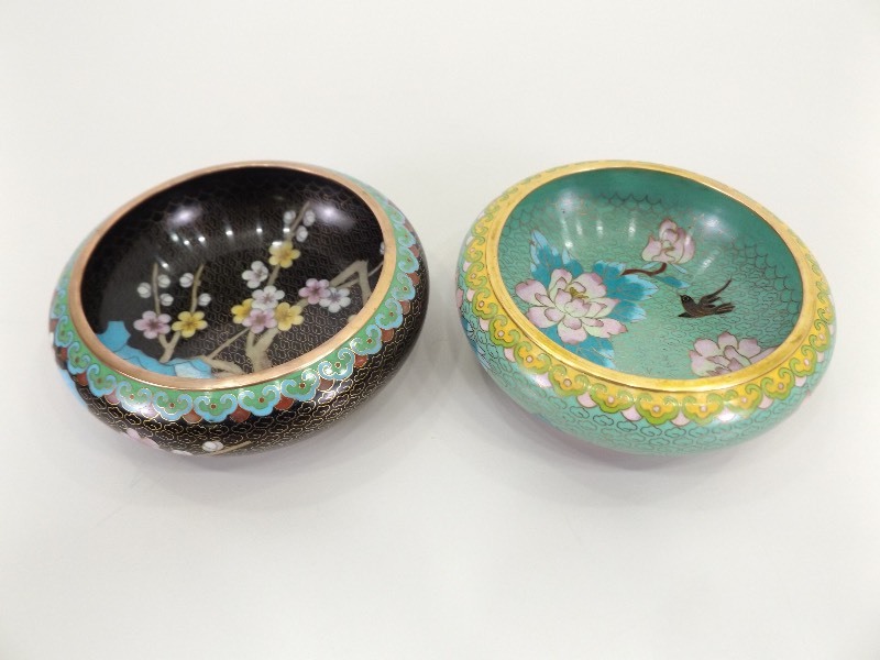 lot 6 image: 2 Chinese Cloisonne Bowls
