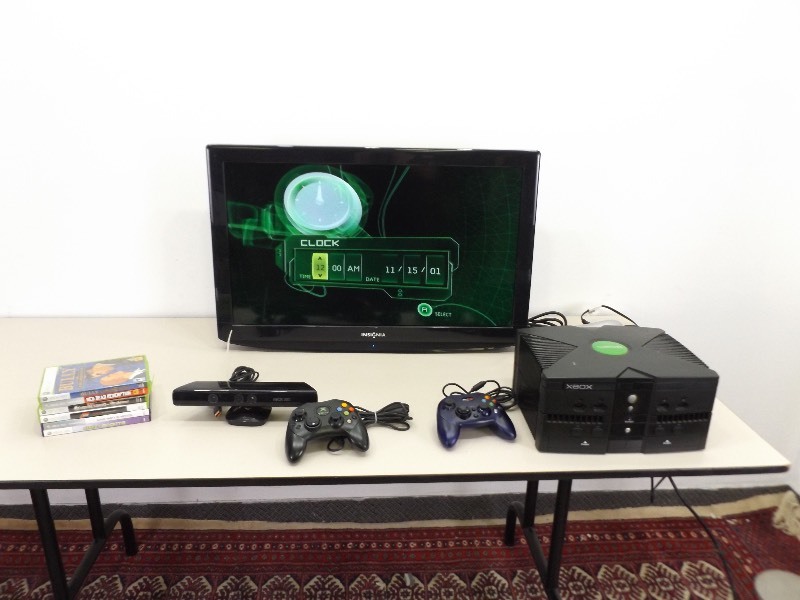lot 82 image: Insignia 32 TV and XBox Gaming Set Up
