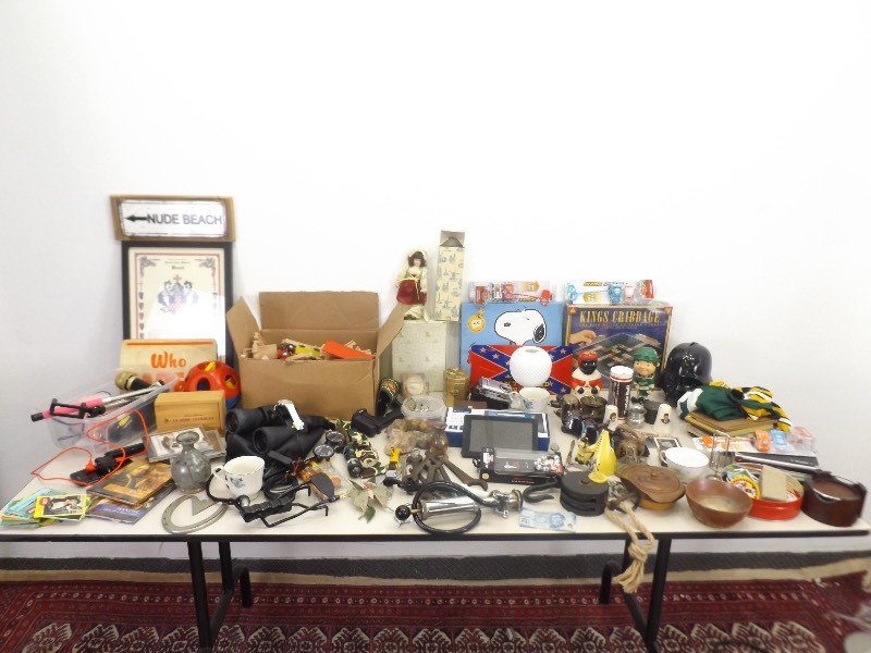 lot 100 image: Large Lot of Misc Collectibles