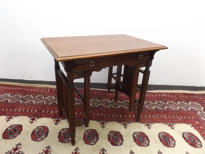 lot 15 image: MINT Antique 1890s - 1910s Eastlake Knapp Jointed Library Table 