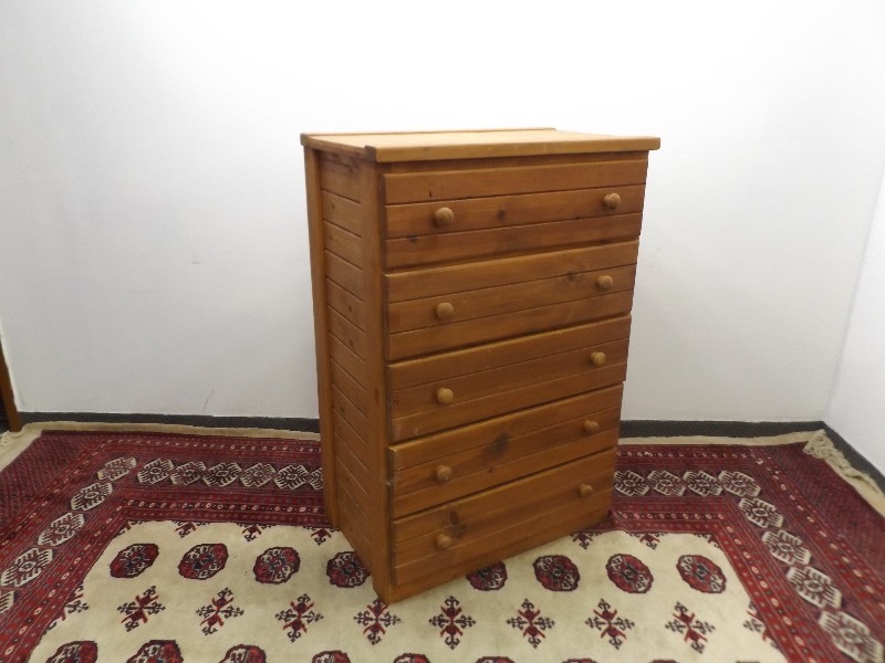 lot 38 image: Newer Pine Wood Dresser