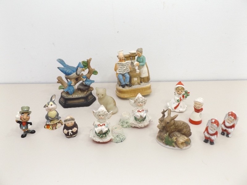 lot 60 image: Lot of Vintage Disney etc. Figurines
