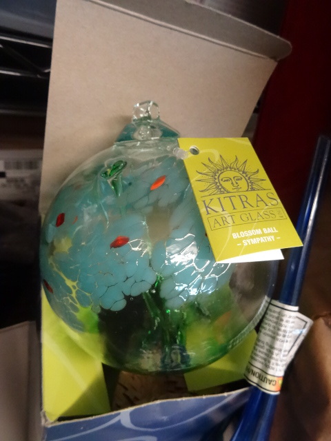 lot 36 image: Misc Art glass. Aqua globes. 12 pie...