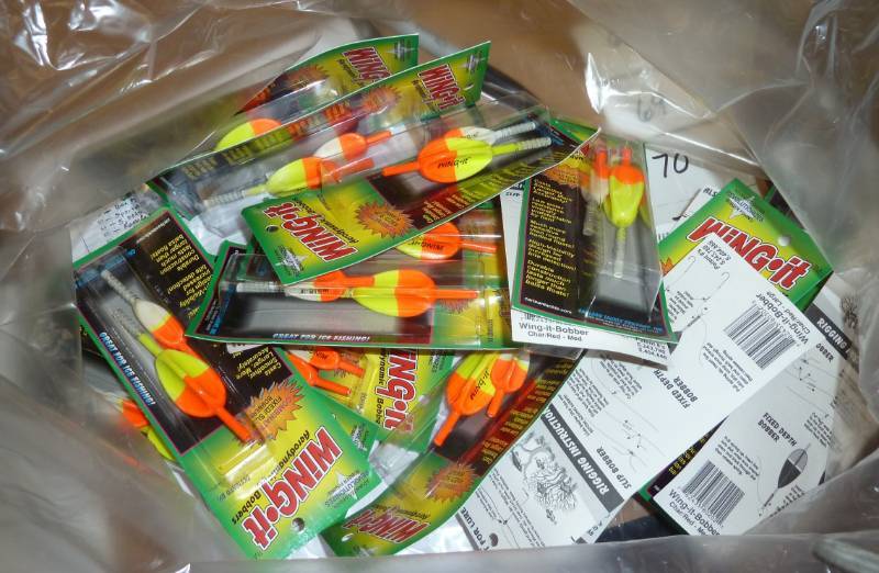 lot 66 image: 20 double packs of Wing it slip bobbers - 40 bobbers in all